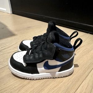 Nike Jordans (mint condition) (size 7C)